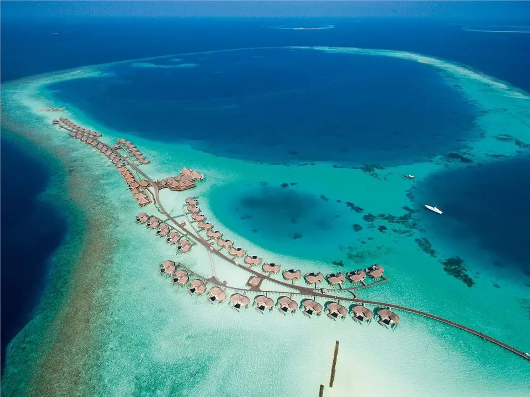 Constance Halaveli Resort photo 3