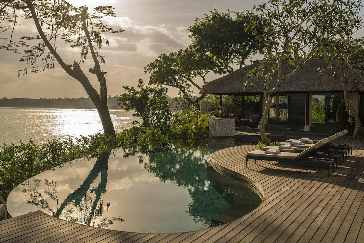 Hotel:Four Seasons Resort Bali at Jimbaran Bay 5*