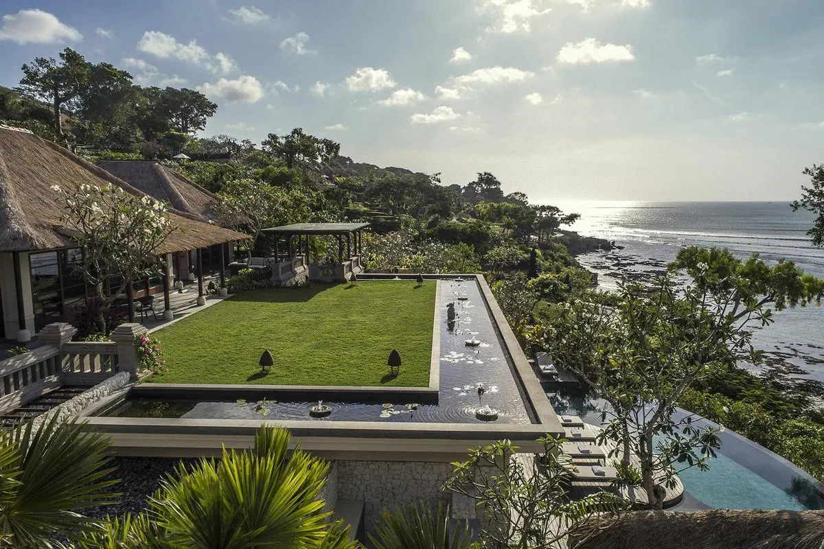 Hotel:Four Seasons Resort Bali at Jimbaran Bay 5*