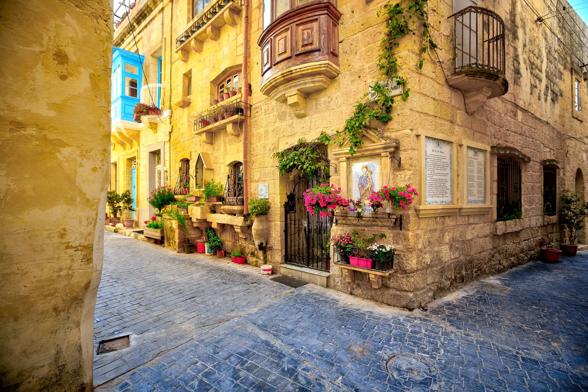 Malta - wyspiarskie państwo - miasto - zdjęcie 3