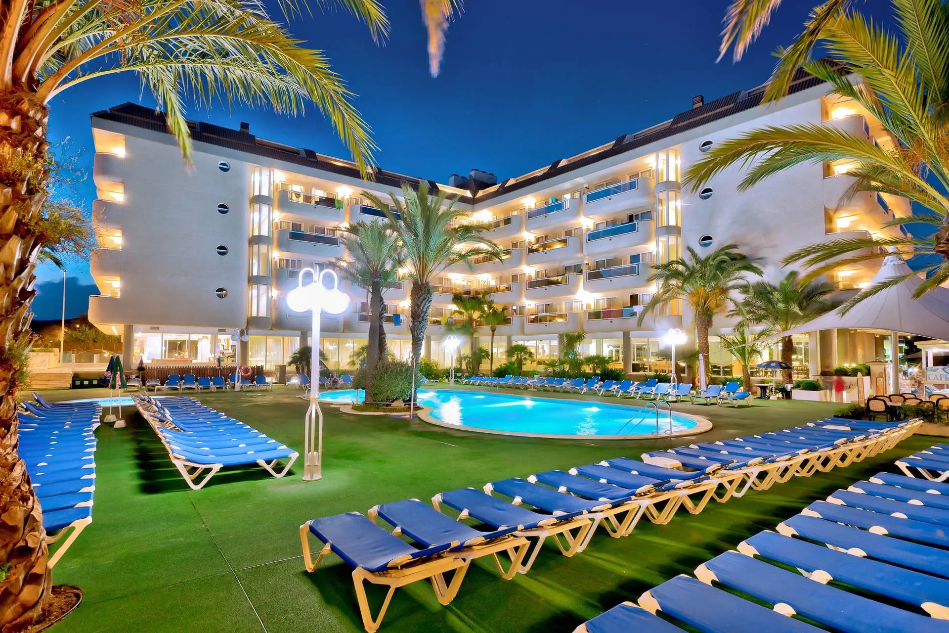 Caprici Beach Hotel & Spa