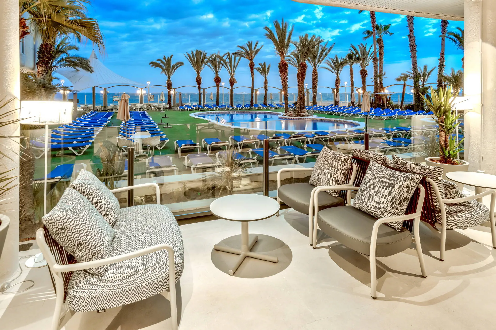 Caprici Beach Hotel & Spa
