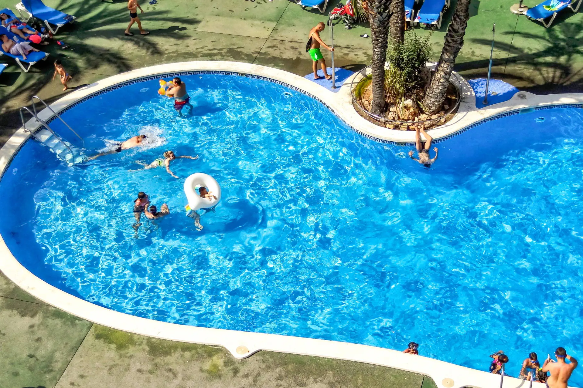 Caprici Beach Hotel & Spa