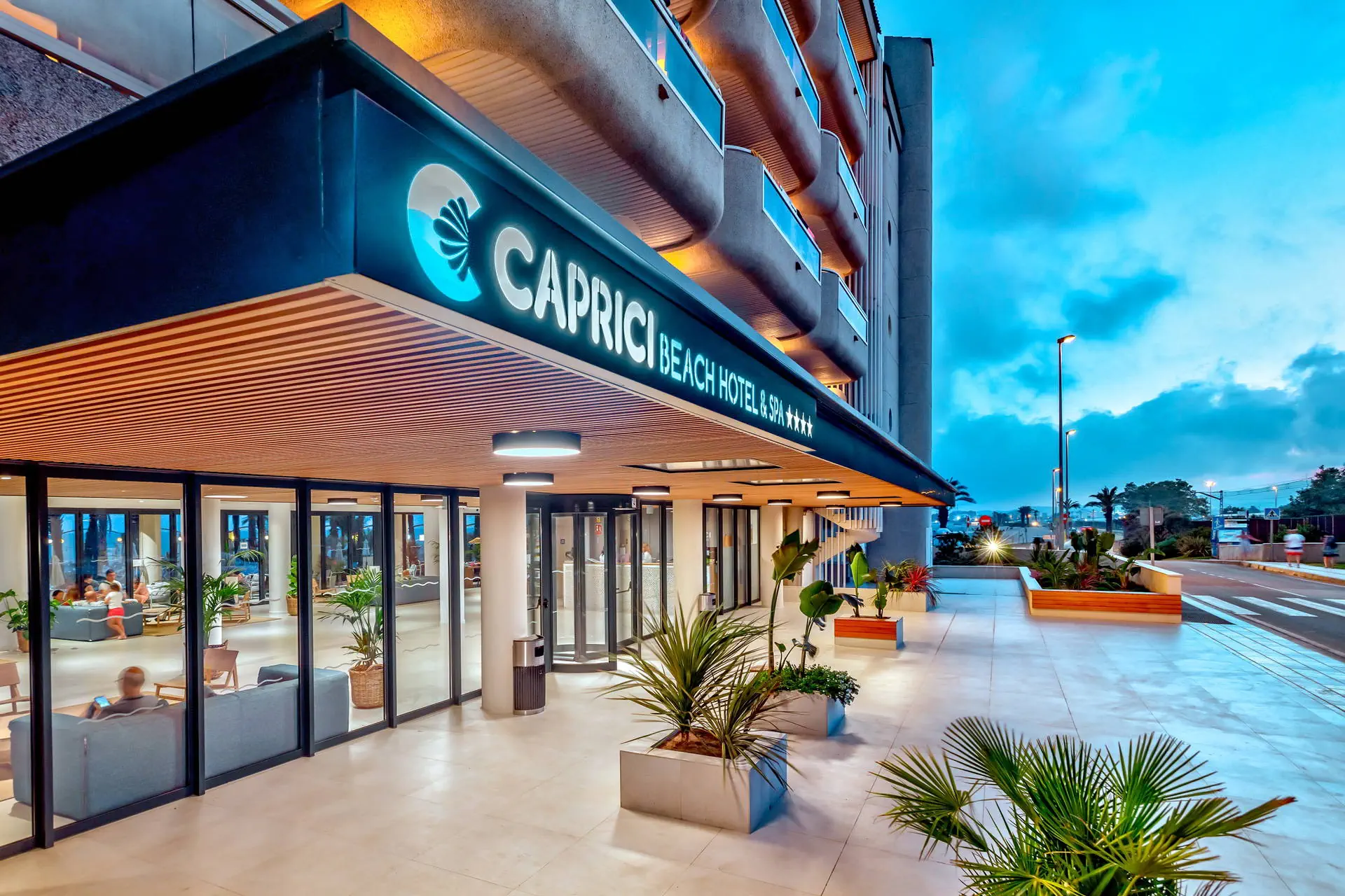 Caprici Beach Hotel & Spa