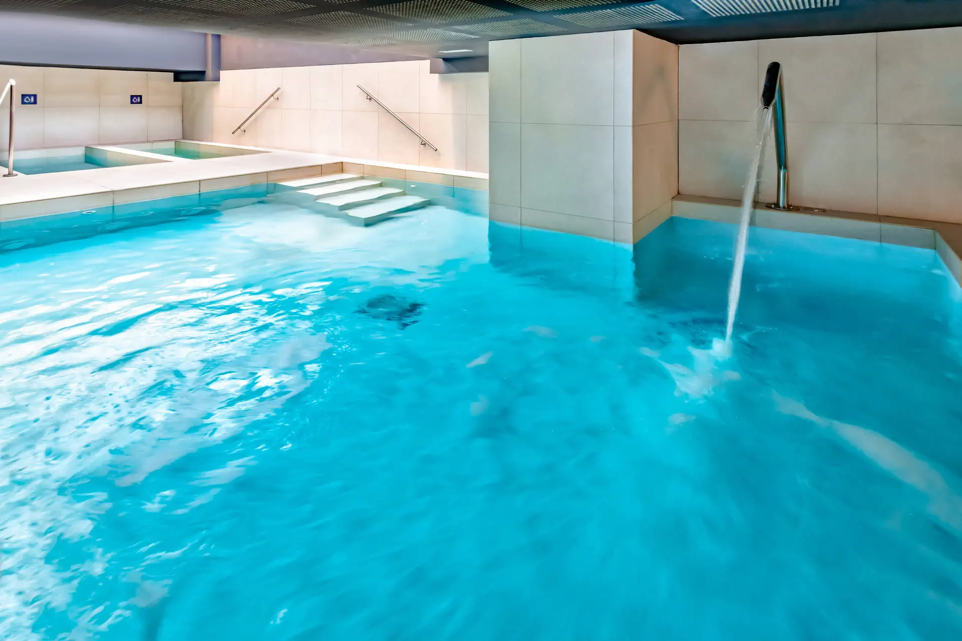 Caprici Beach Hotel & Spa