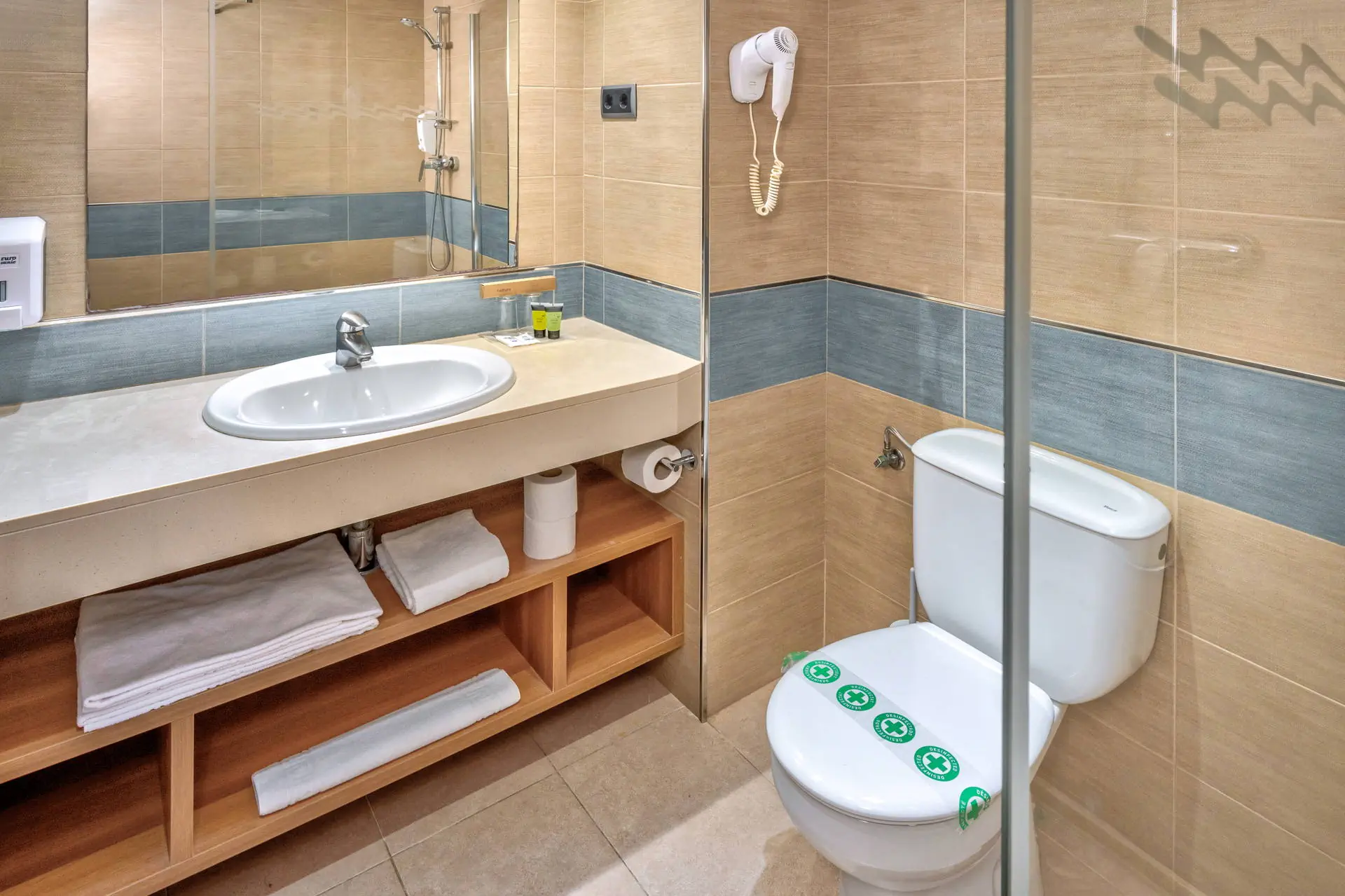 Caprici Beach Hotel & Spa