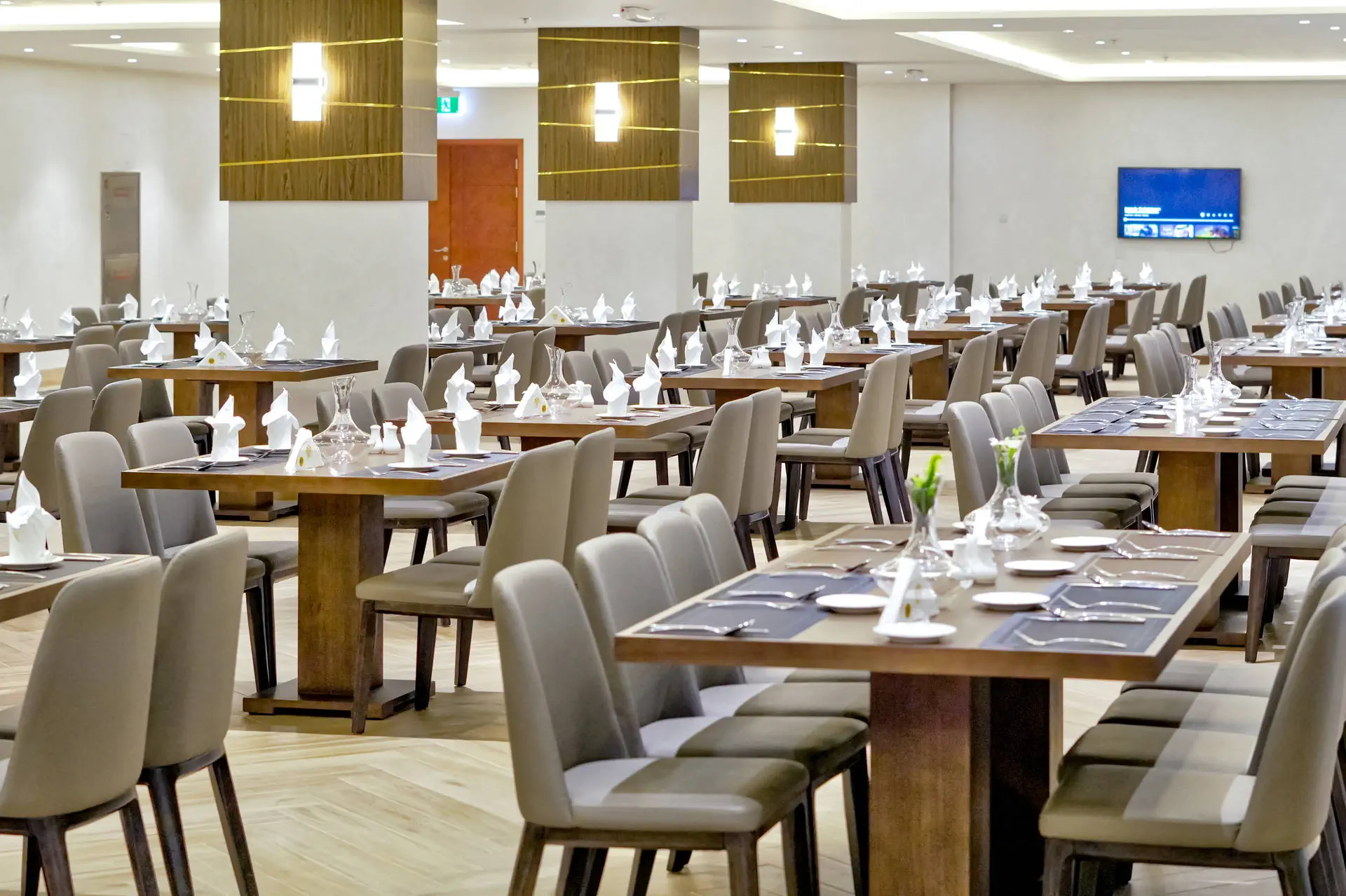Plaza Hotel and Resort - zdjęcie 11