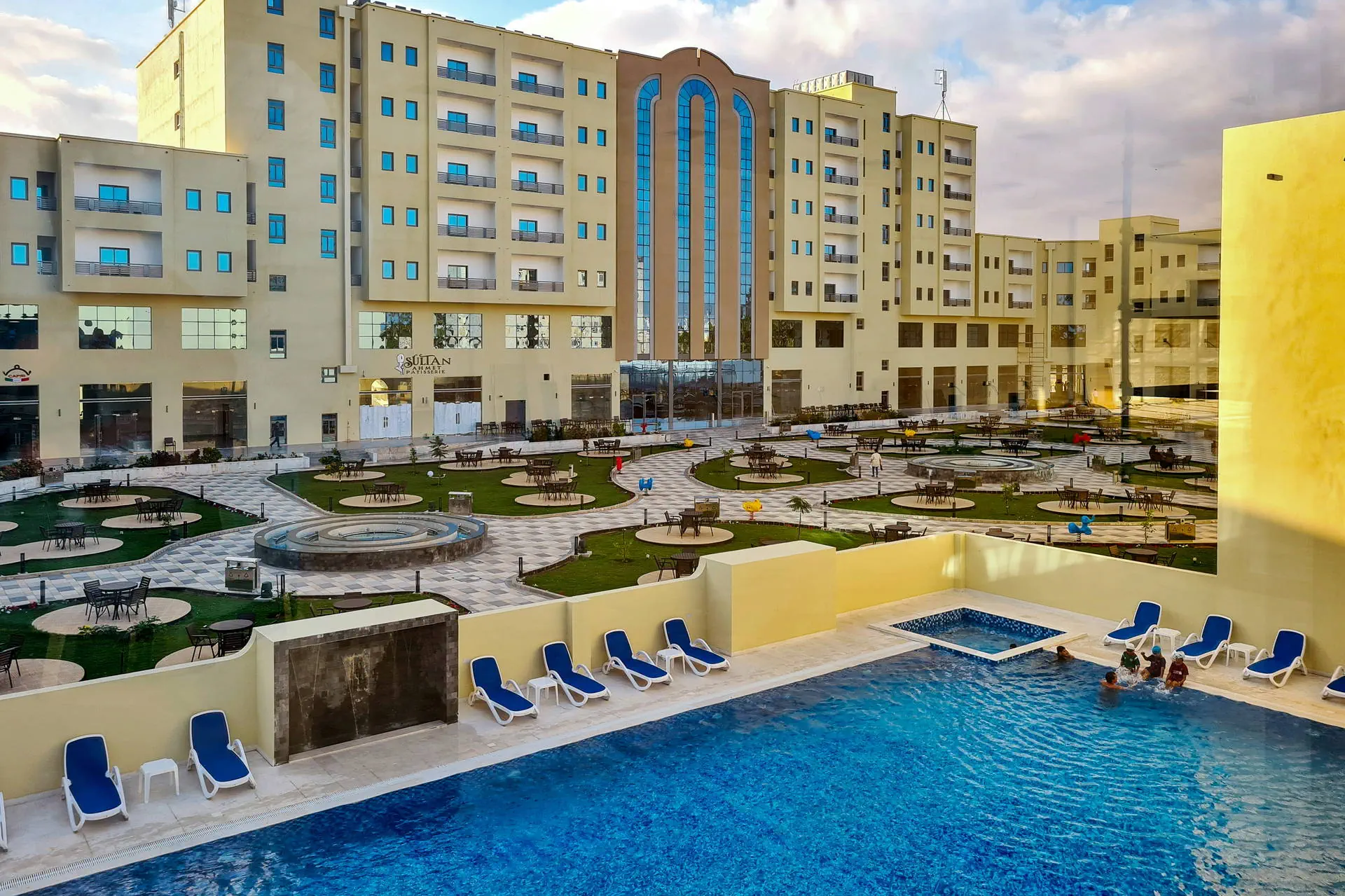 Plaza Hotel and Resort - zdjęcie 3