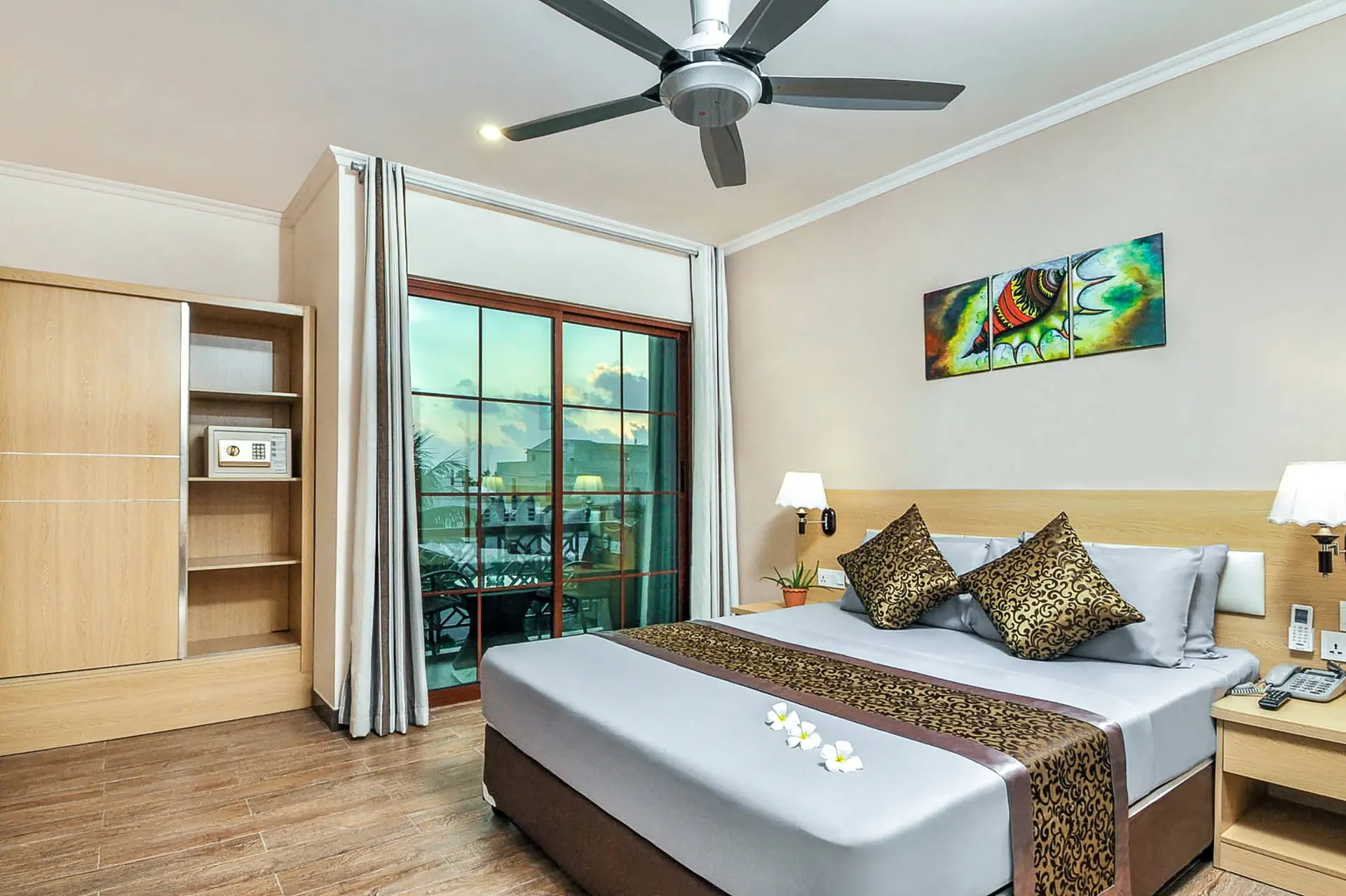 Triton Beach Hotel & Spa - zdjęcie 13