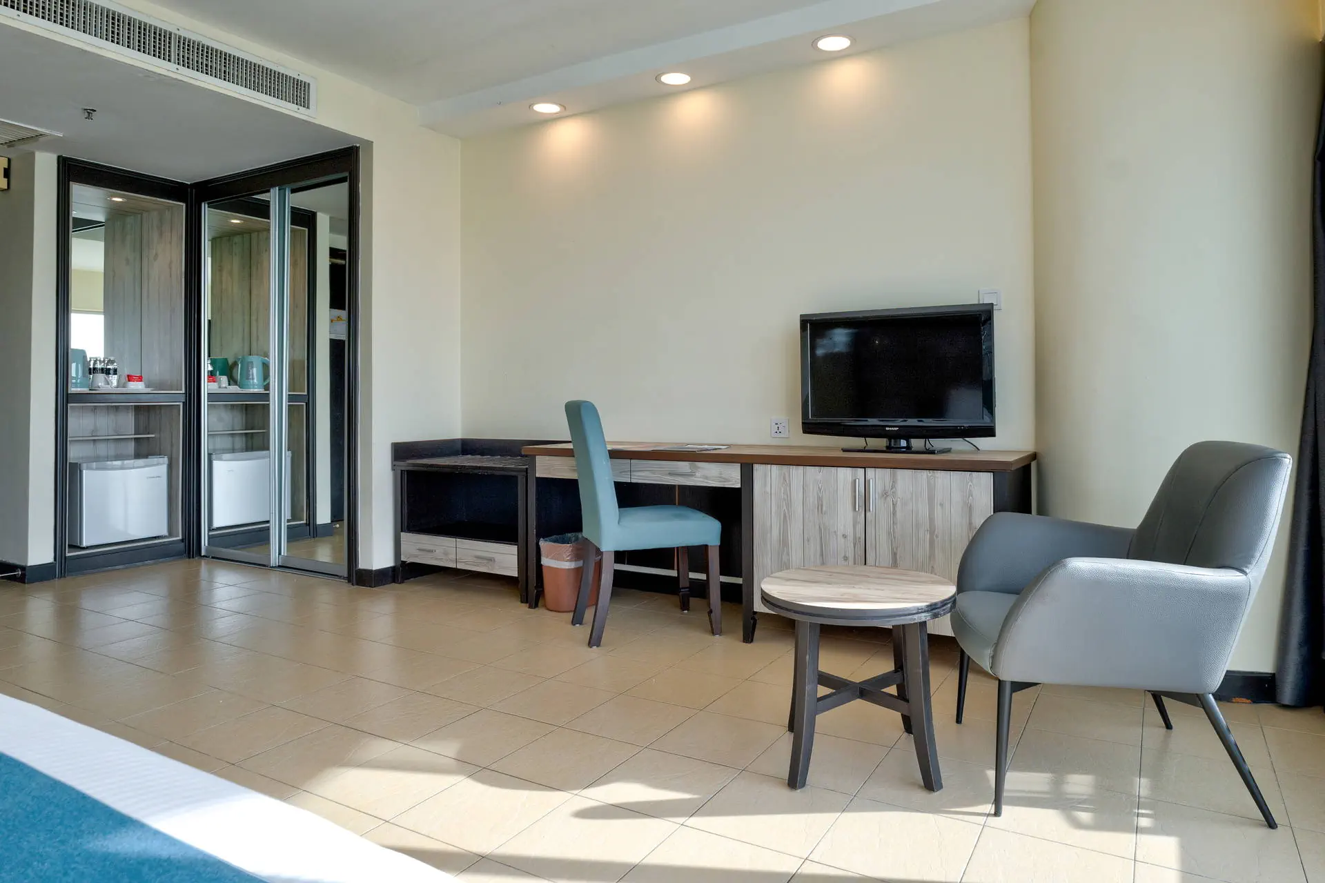 Flamingo by the Beach ( Tanjung Bungah ) - zdjęcie 15