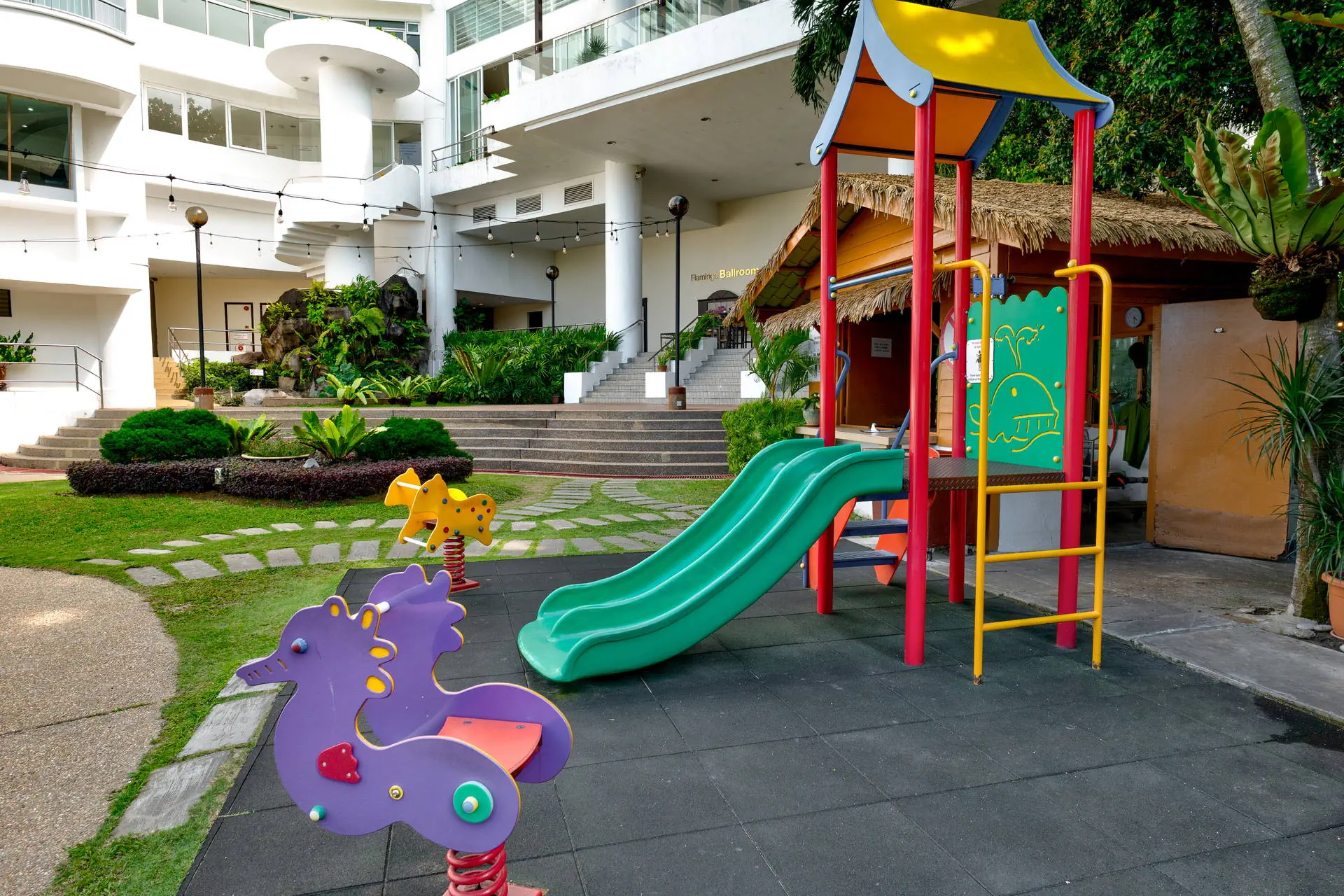 Flamingo by the Beach ( Tanjung Bungah ) - zdjęcie 31