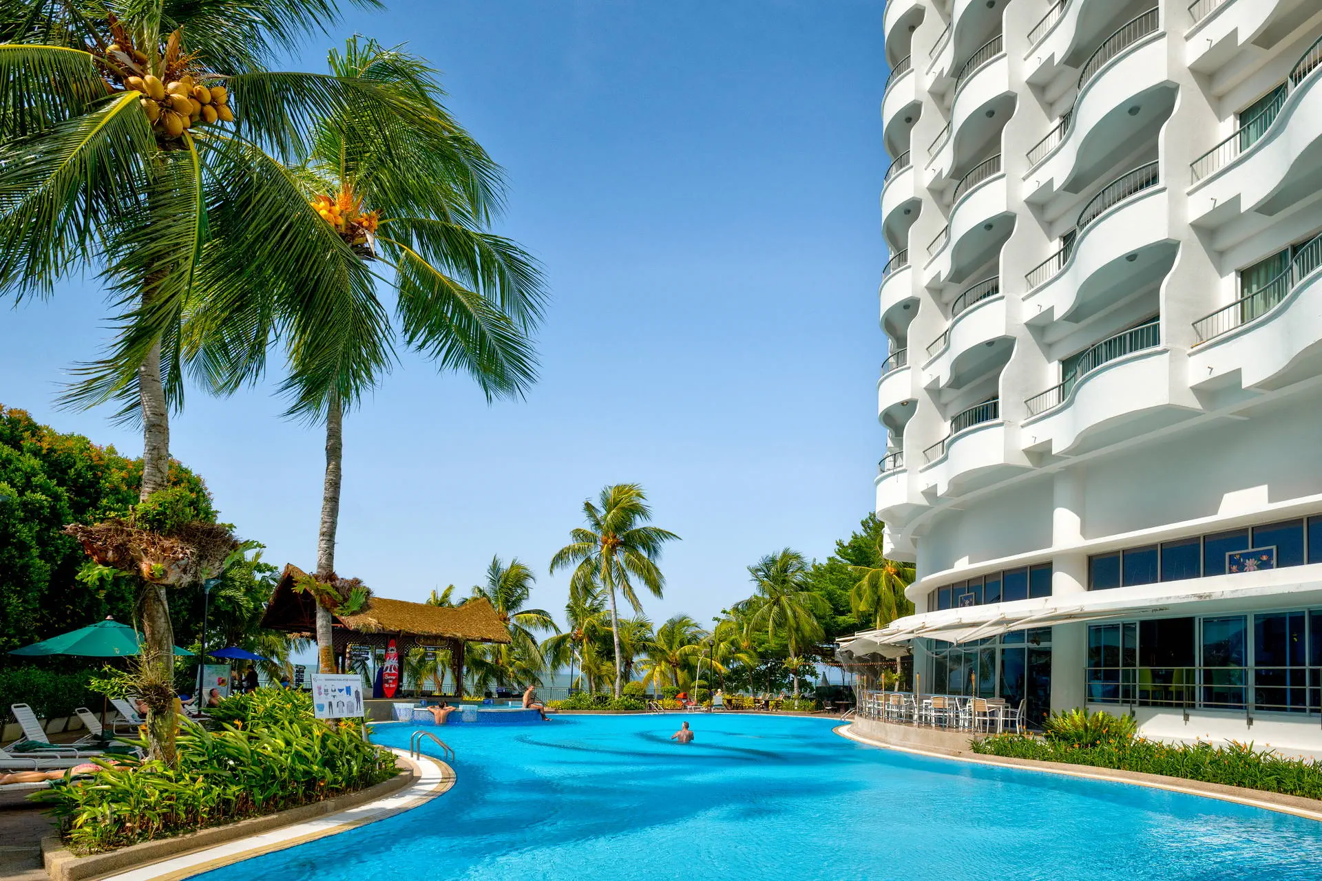 Flamingo by the Beach ( Tanjung Bungah ) - zdjęcie 8