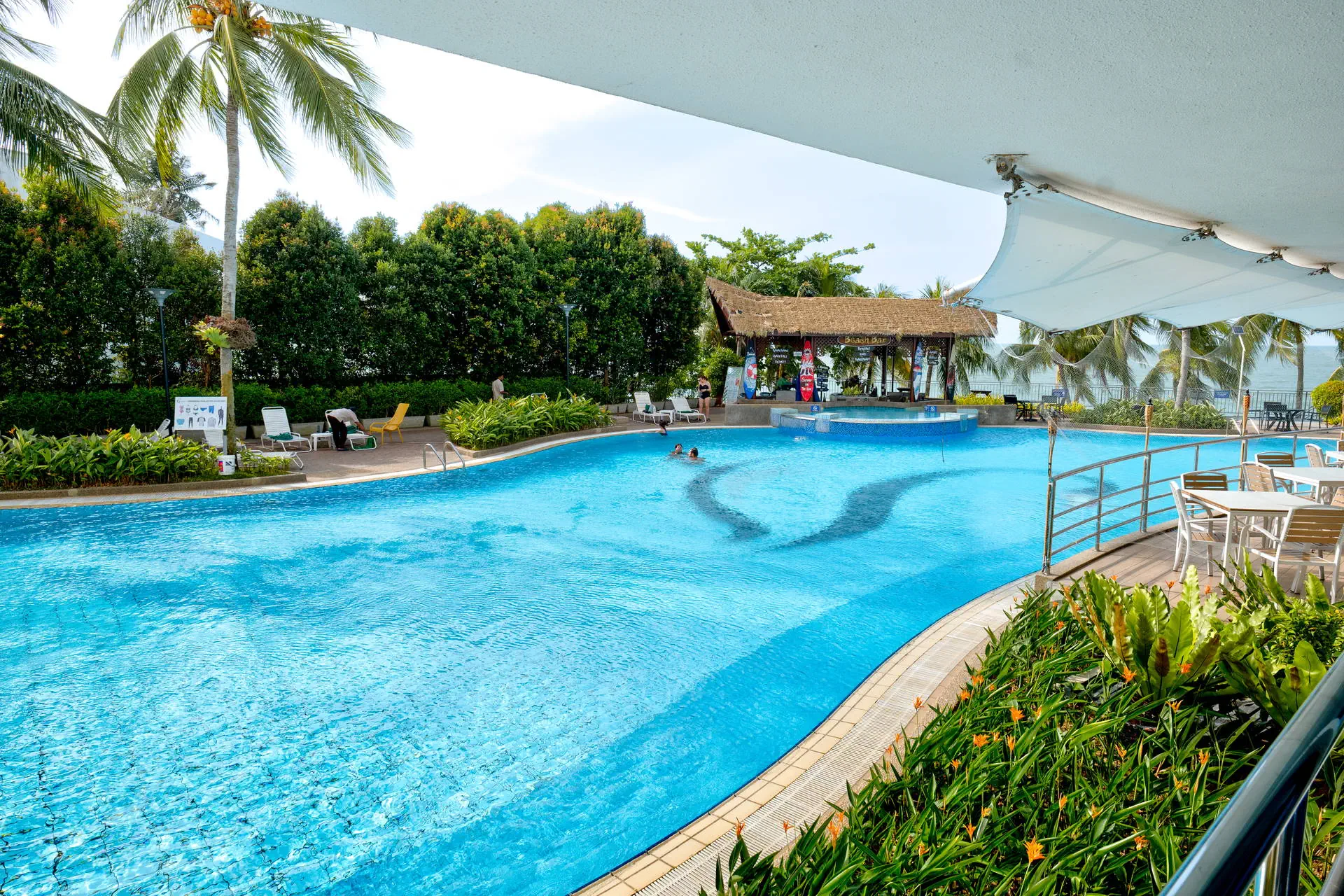 Flamingo by the Beach ( Tanjung Bungah ) - zdjęcie 5