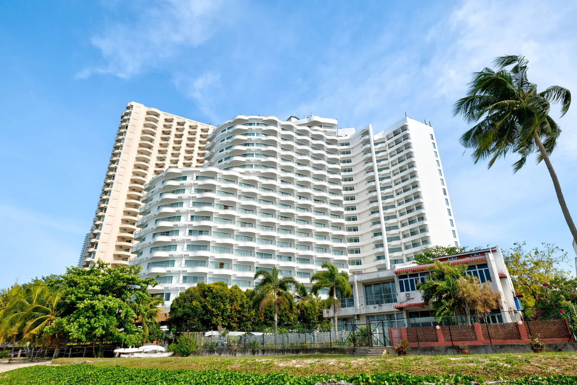 Flamingo by the Beach ( Tanjung Bungah ) - zdjęcie 11