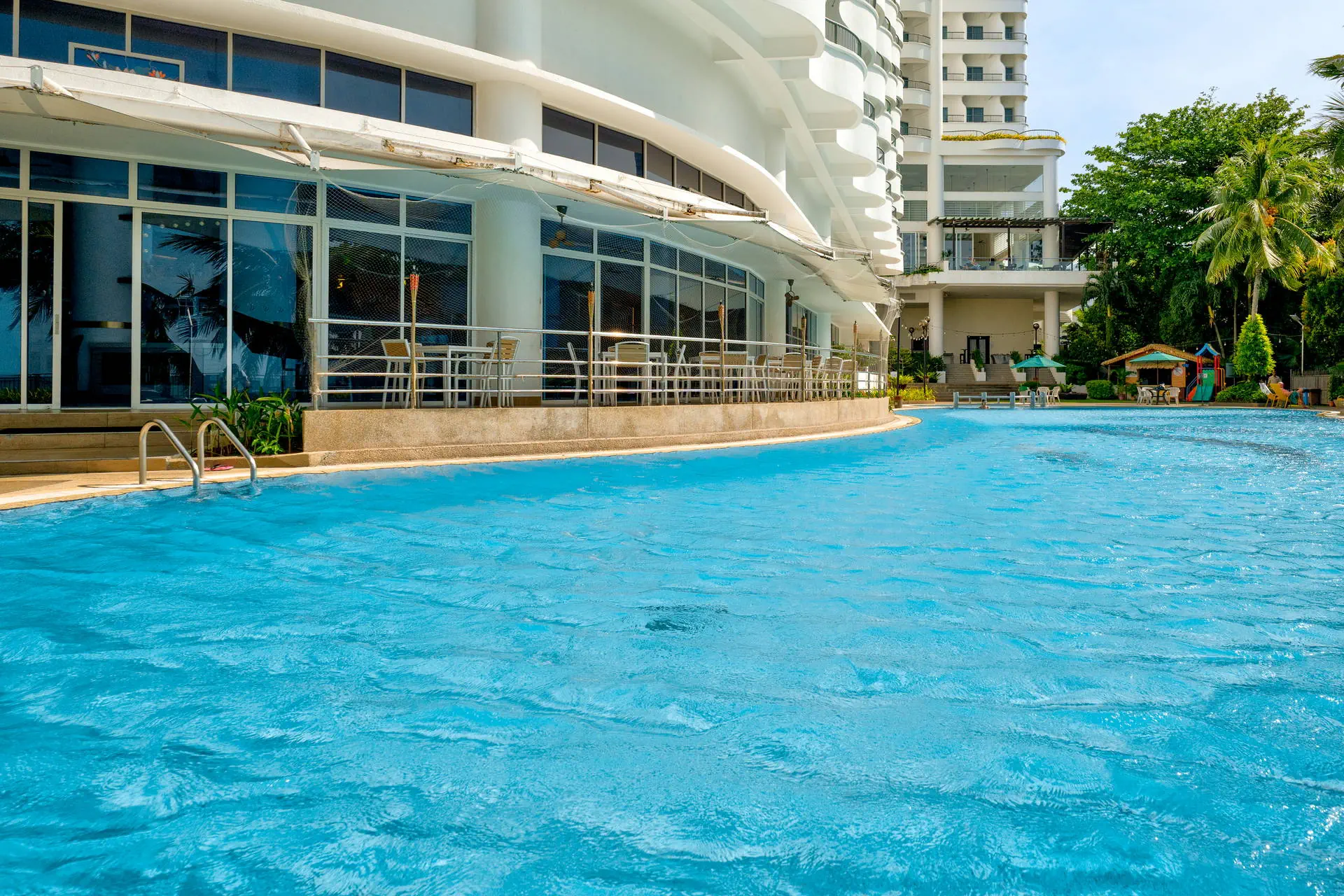 Flamingo by the Beach ( Tanjung Bungah ) - zdjęcie 6
