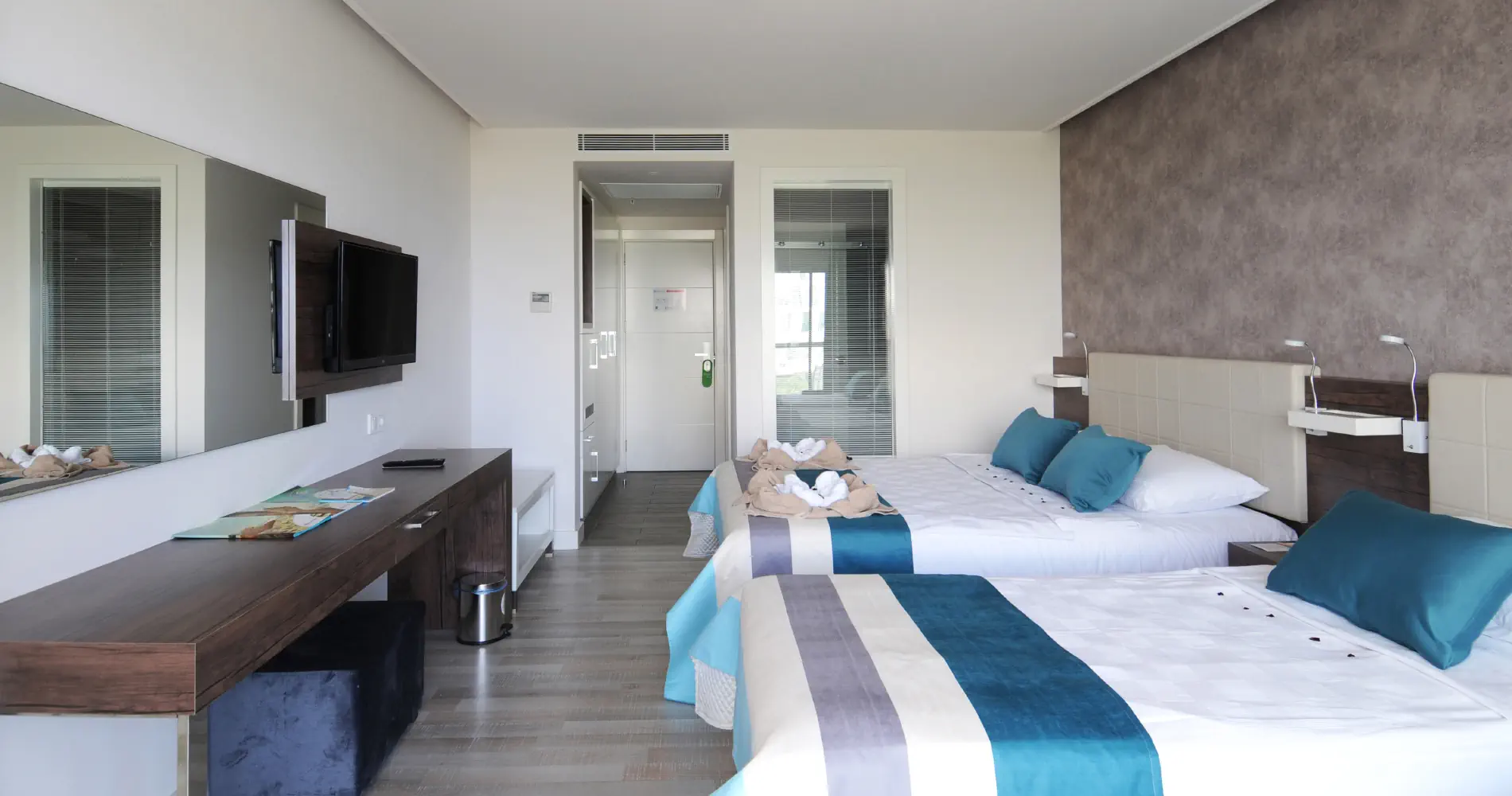 Lonicera West
