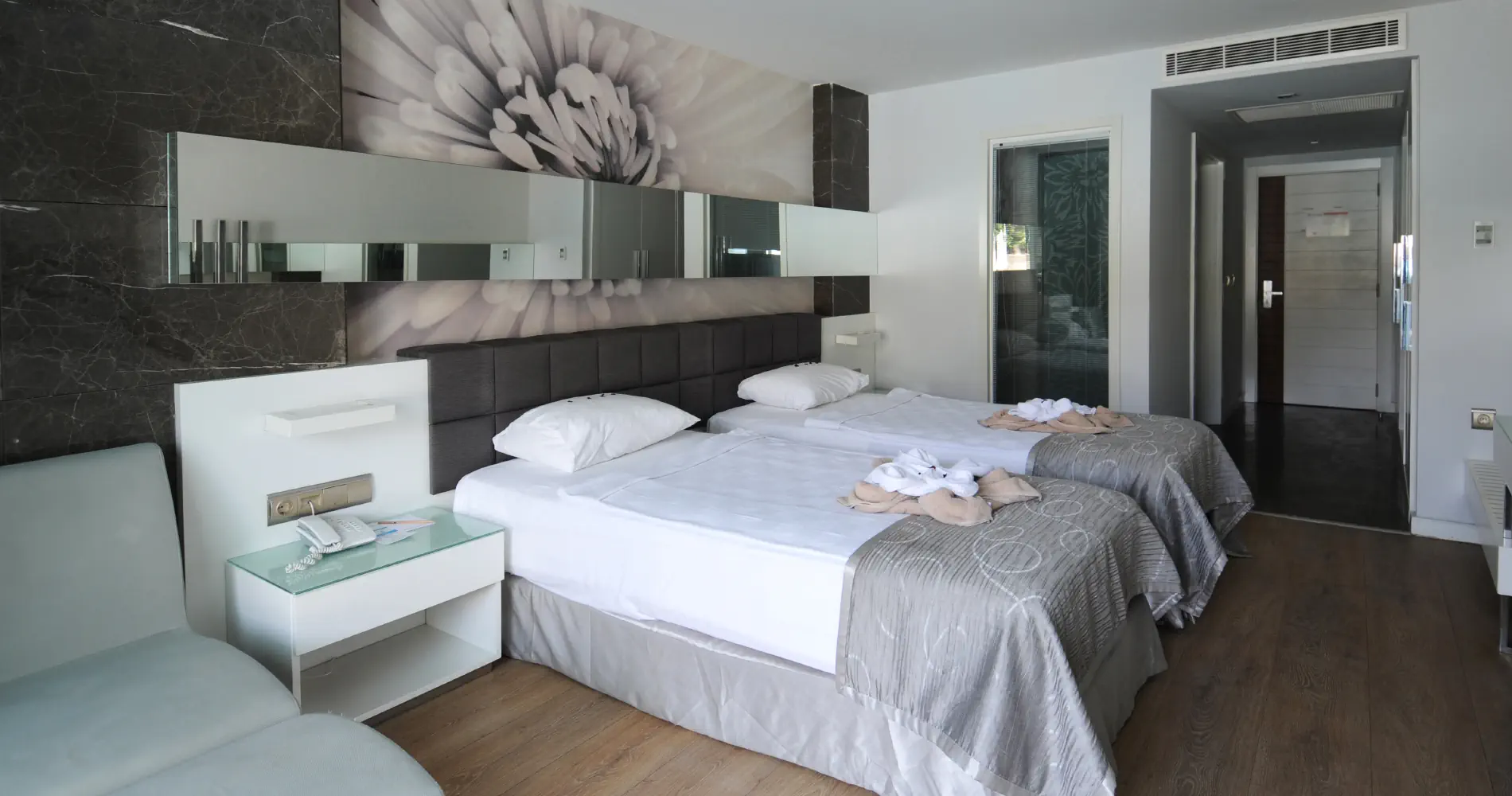 Lonicera West
