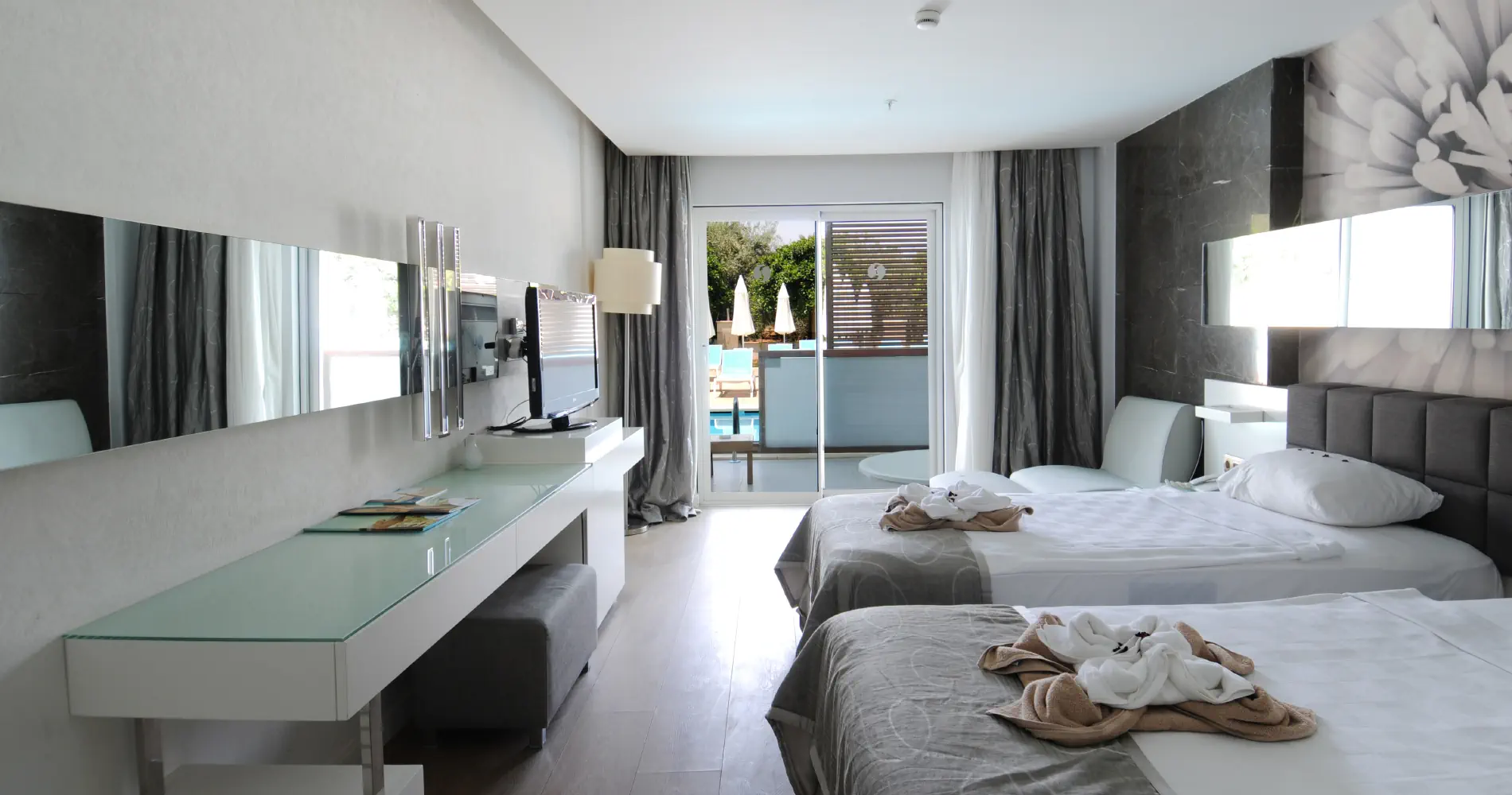 Lonicera West