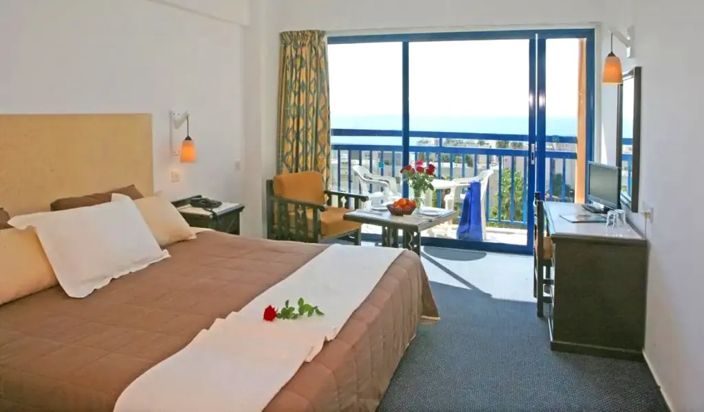 HOTEL: Cypr / Limassol / Navarria 3 (BB,HB,ALL)