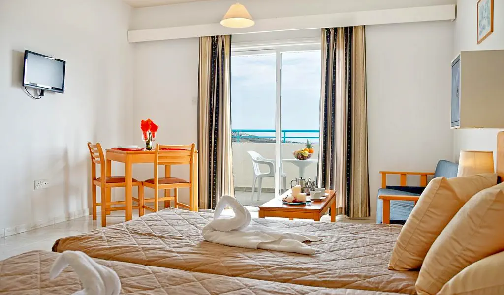 HOTEL: Cypr / Pafos / Sunny Hill Hotel Apt 3(2) (RO,BB,HB)