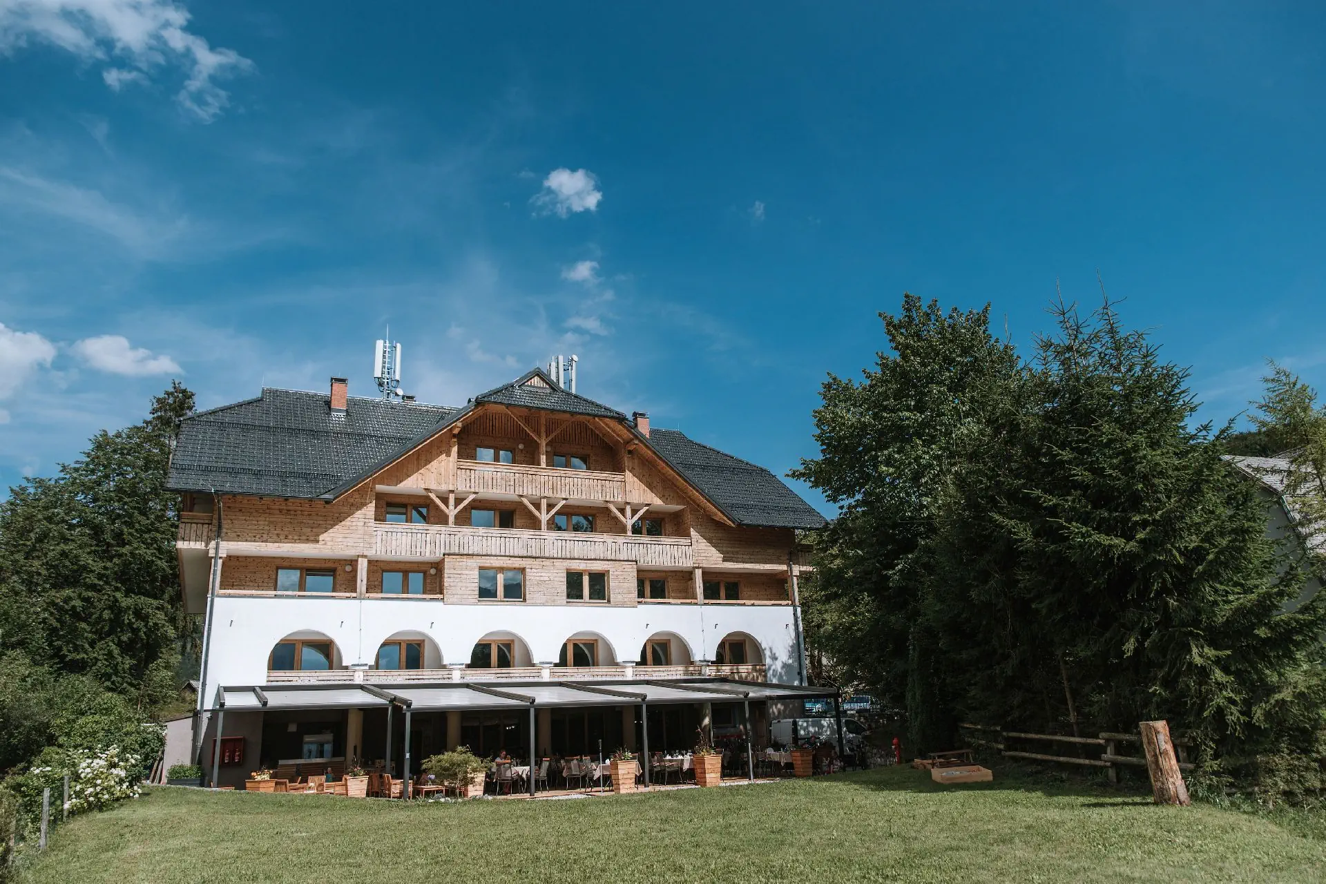 Triglav Apartmaji (ex. Triglav Residence) - zdjęcie 2