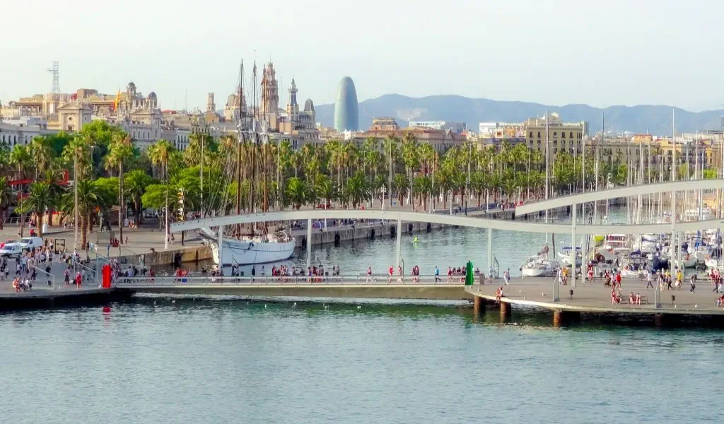 HOTEL: BARCELONA - Poczuj magie miasta ! -  4 DNI