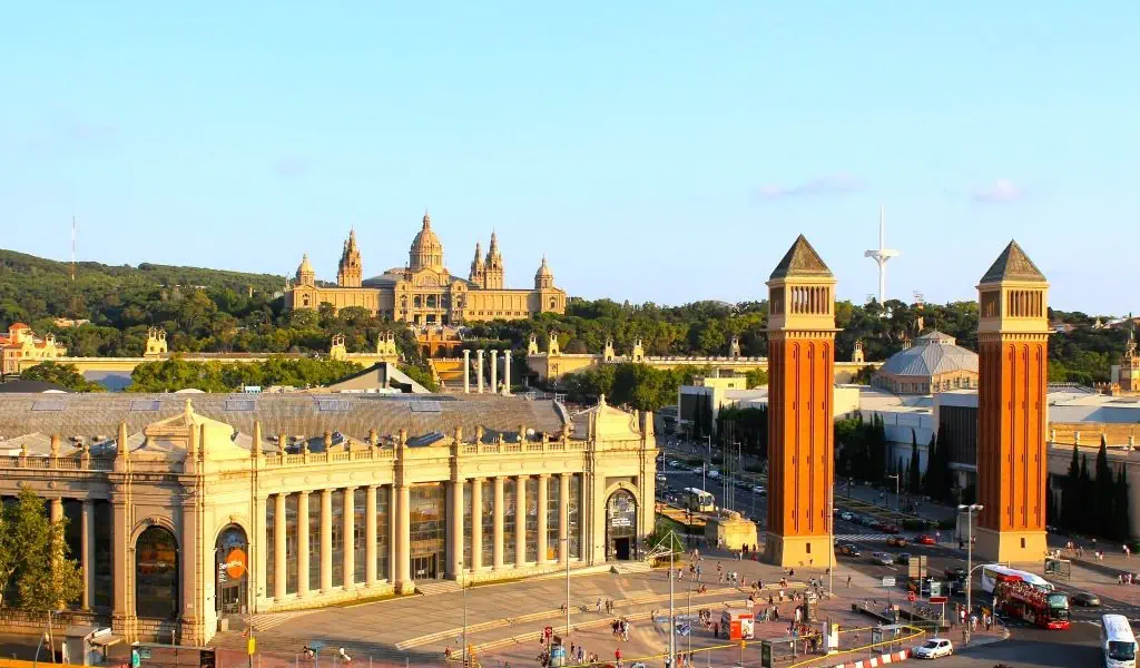 HOTEL: BARCELONA - Poczuj magie miasta ! -  4 DNI