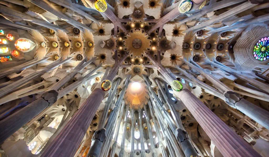 HOTEL: BARCELONA - Poczuj magie miasta ! -  4 DNI