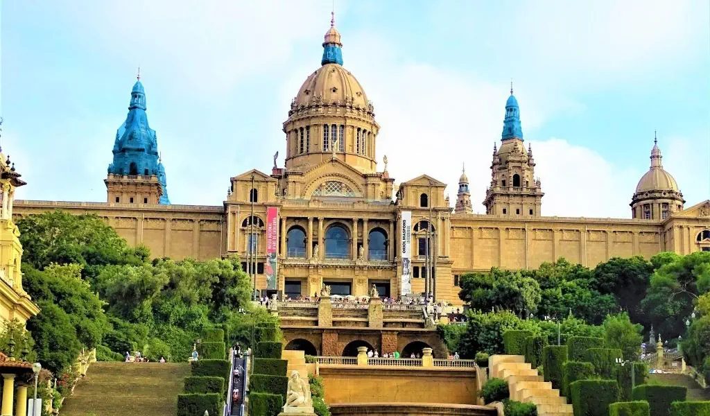 HOTEL: BARCELONA - Poczuj magie miasta ! -  4 DNI