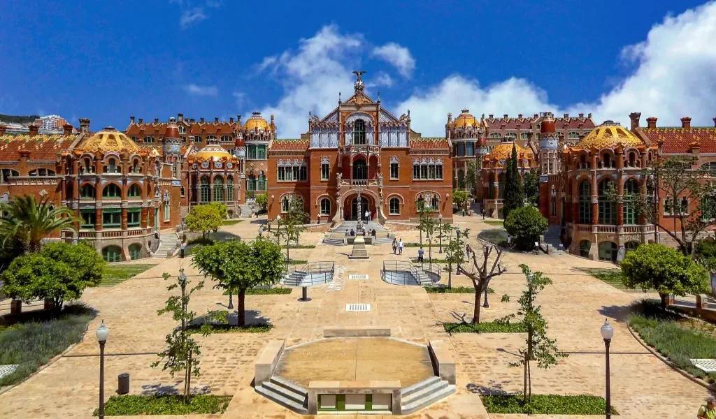 HOTEL: BARCELONA - Poczuj magie miasta ! -  4 DNI