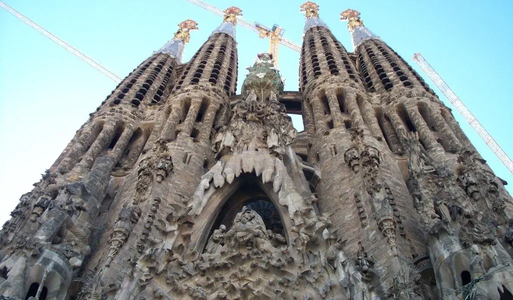 HOTEL: BARCELONA - Poczuj magie miasta ! -  4 DNI