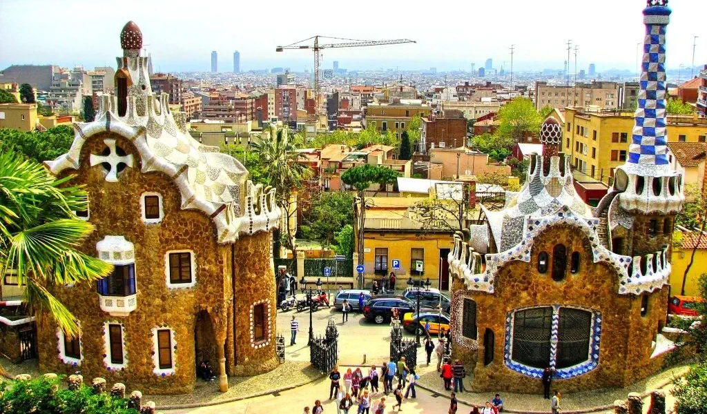 BARCELONA - Poczuj magię miasta ! - 4 DNI