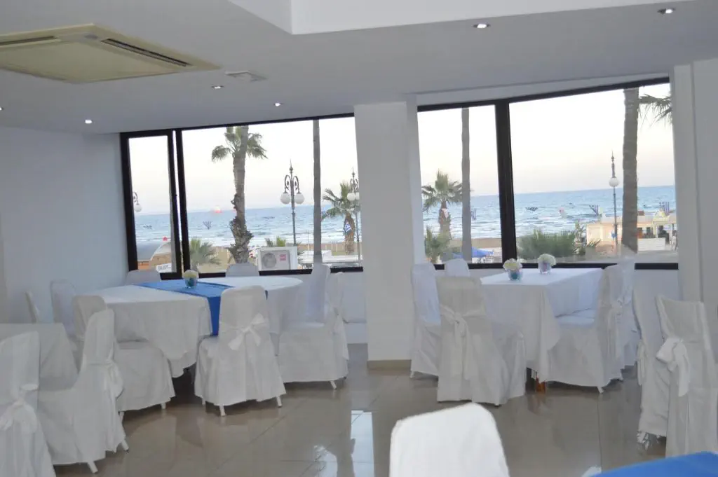HOTEL: Les Palmiers Hotel** Larnaca