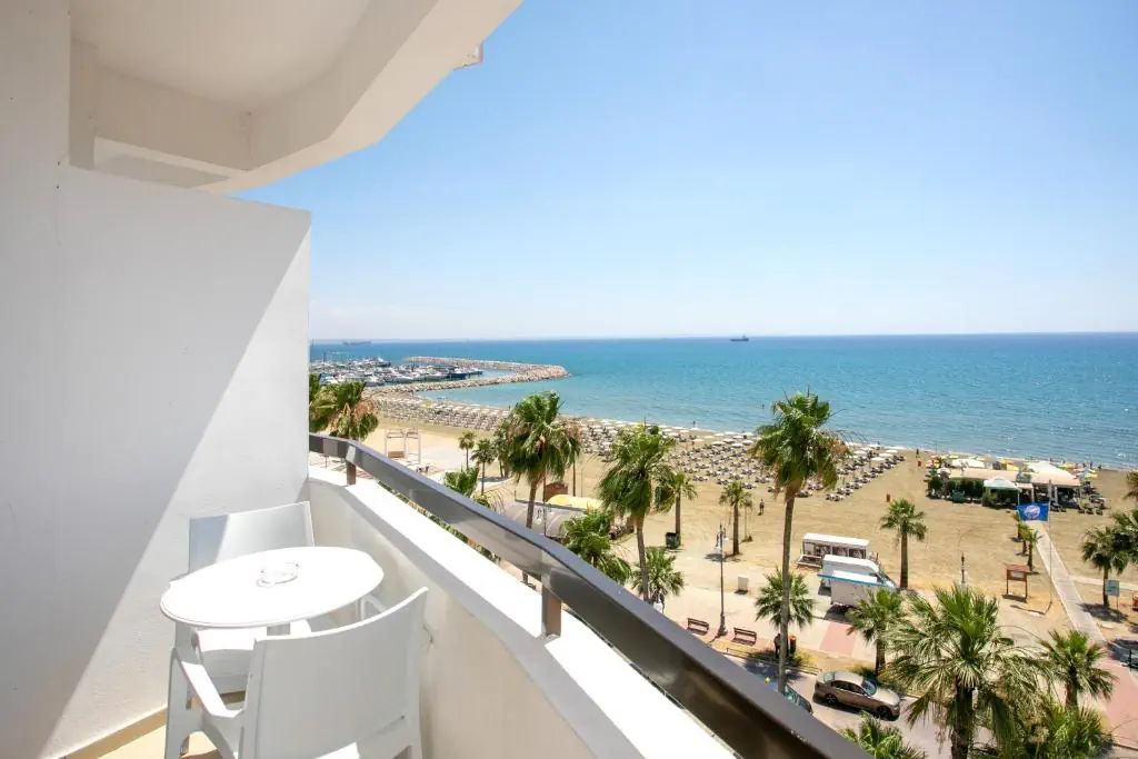 Les Palmiers Hotel