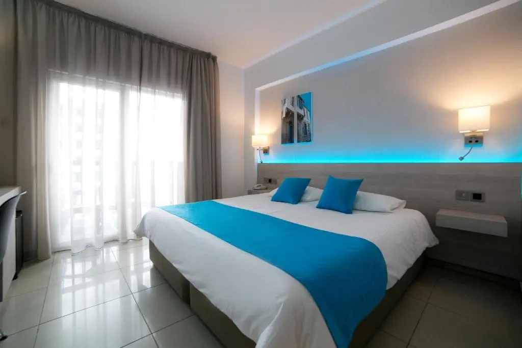 HOTEL: Les Palmiers Hotel** Larnaca