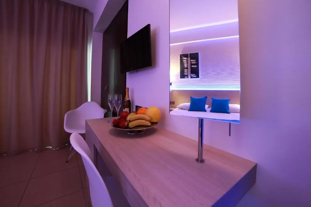 HOTEL: Les Palmiers Hotel** Larnaca