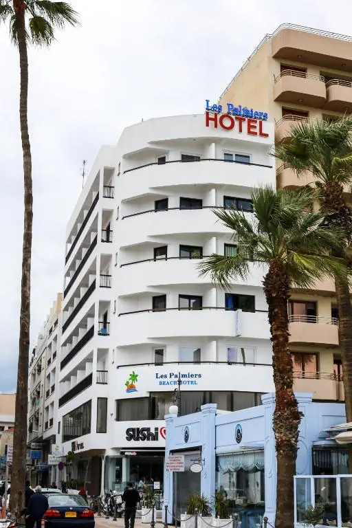HOTEL: Les Palmiers Hotel** Larnaca