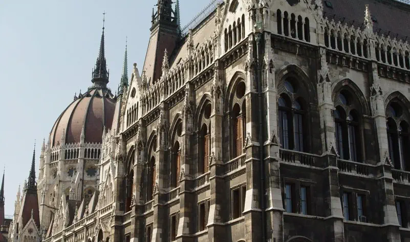 HOTEL: BUDAPESZT - SZLAKIEM WEGIERSKICH WINNIC - 4 dni