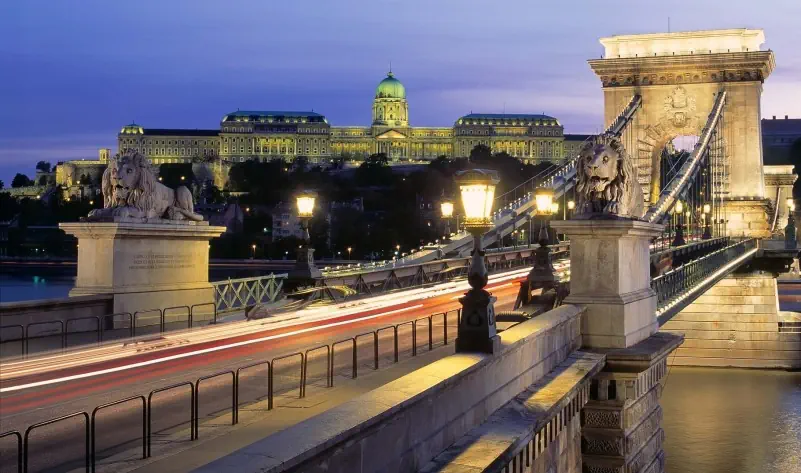 HOTEL: BUDAPESZT - SZLAKIEM WEGIERSKICH WINNIC - 4 dni