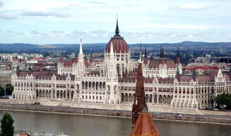 HOTEL: BUDAPESZT - SZLAKIEM WEGIERSKICH WINNIC - 4 dni
