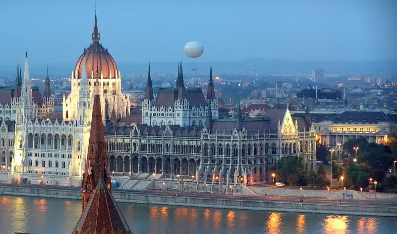 HOTEL: BUDAPESZT - SZLAKIEM WEGIERSKICH WINNIC - 4 dni