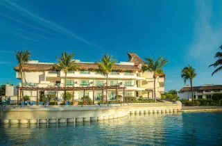 BlueBay Grand Esmeralda