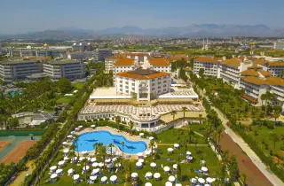 Cesars Resort (Side)