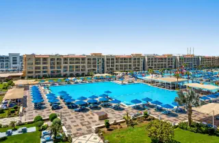 Pickalbatros White Beach Resort