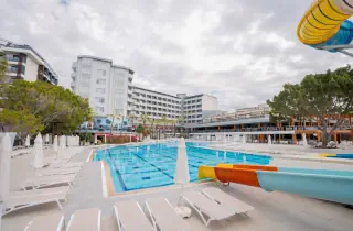 Mira Meridia Beach Resort