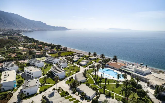 Kinetta Beach Resort