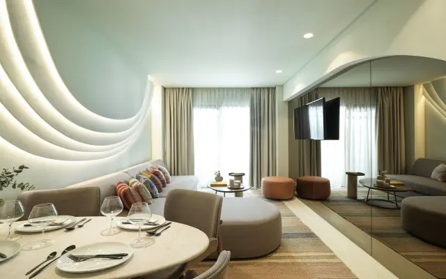 Brown Isla Corinthia