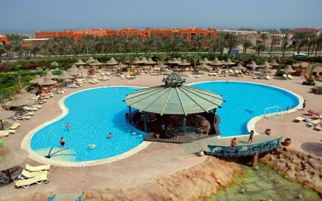 Parrotel Aqua Park Resort (ex. Park Inn)