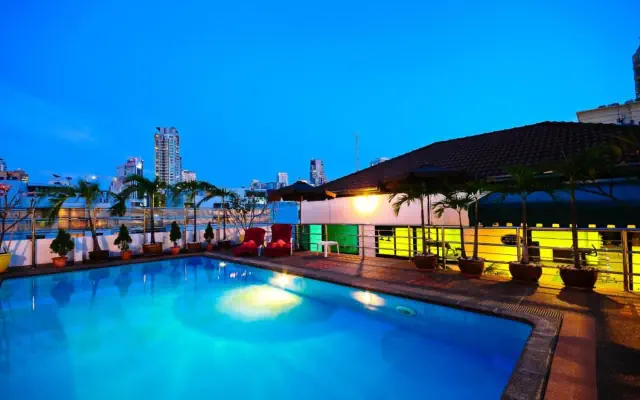 Admiral Suites Bangkok