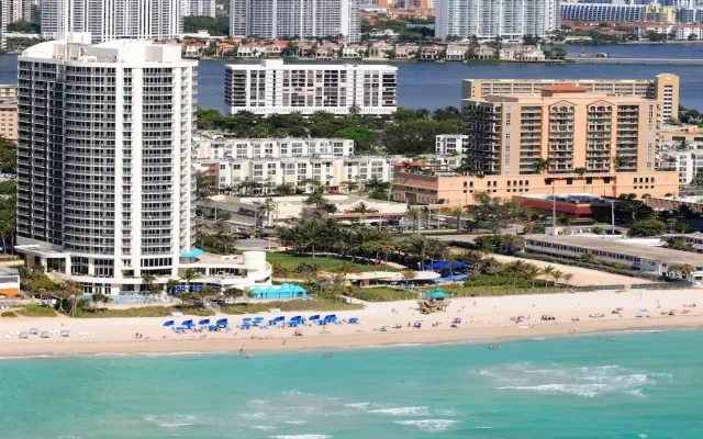 DoubleTree Resort & Spa by Hilton Hotel Ocean Point - North Miami Beach